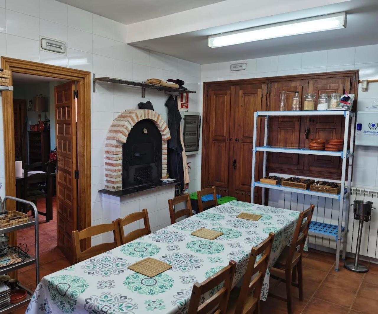 Tres Navios En El Mar Casa Rural De 10 Habitaciones Con Bano Individual Precios Web Montejo de Tiermes Εξωτερικό φωτογραφία